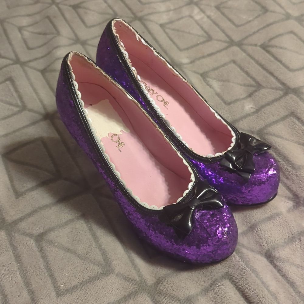 Ten Thirty One" purple princess glitter heels with a black bows - Picture 3 of 8